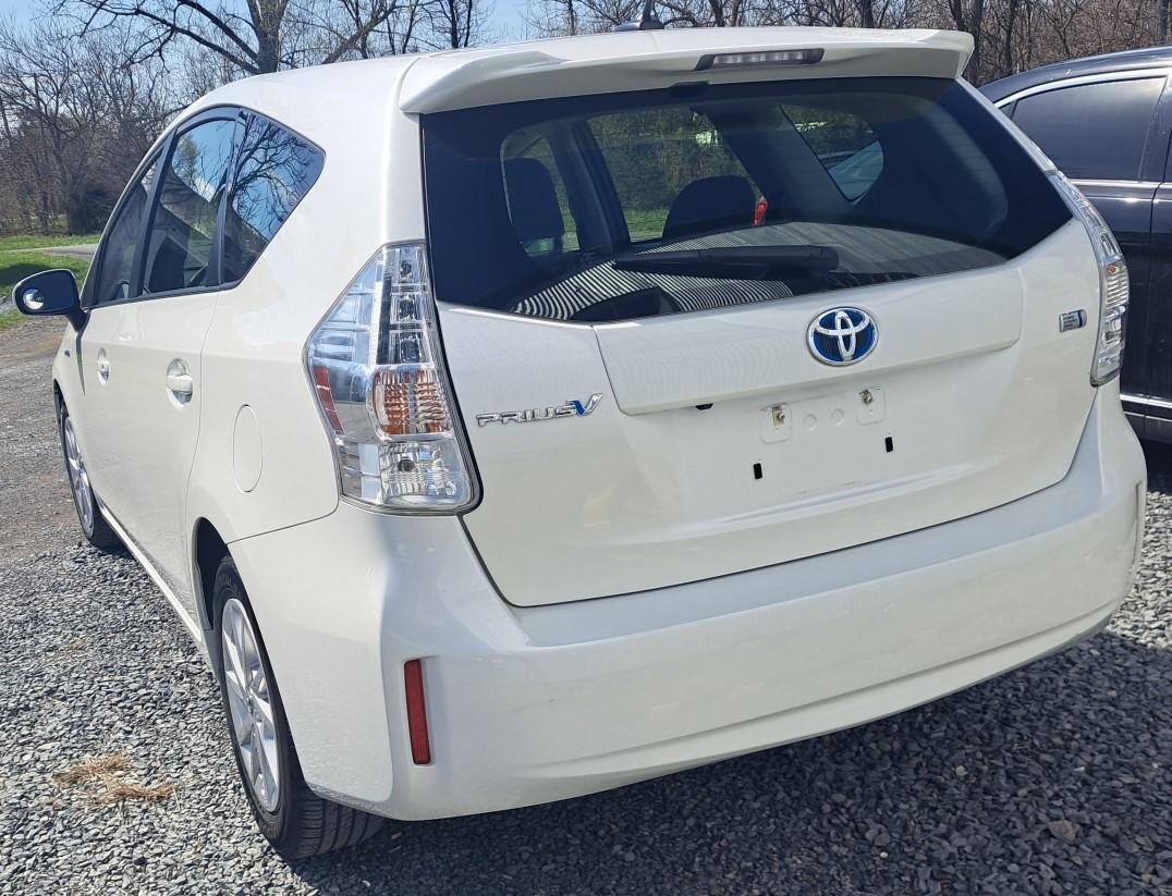 2012 Toyota Prius V Three - 081584