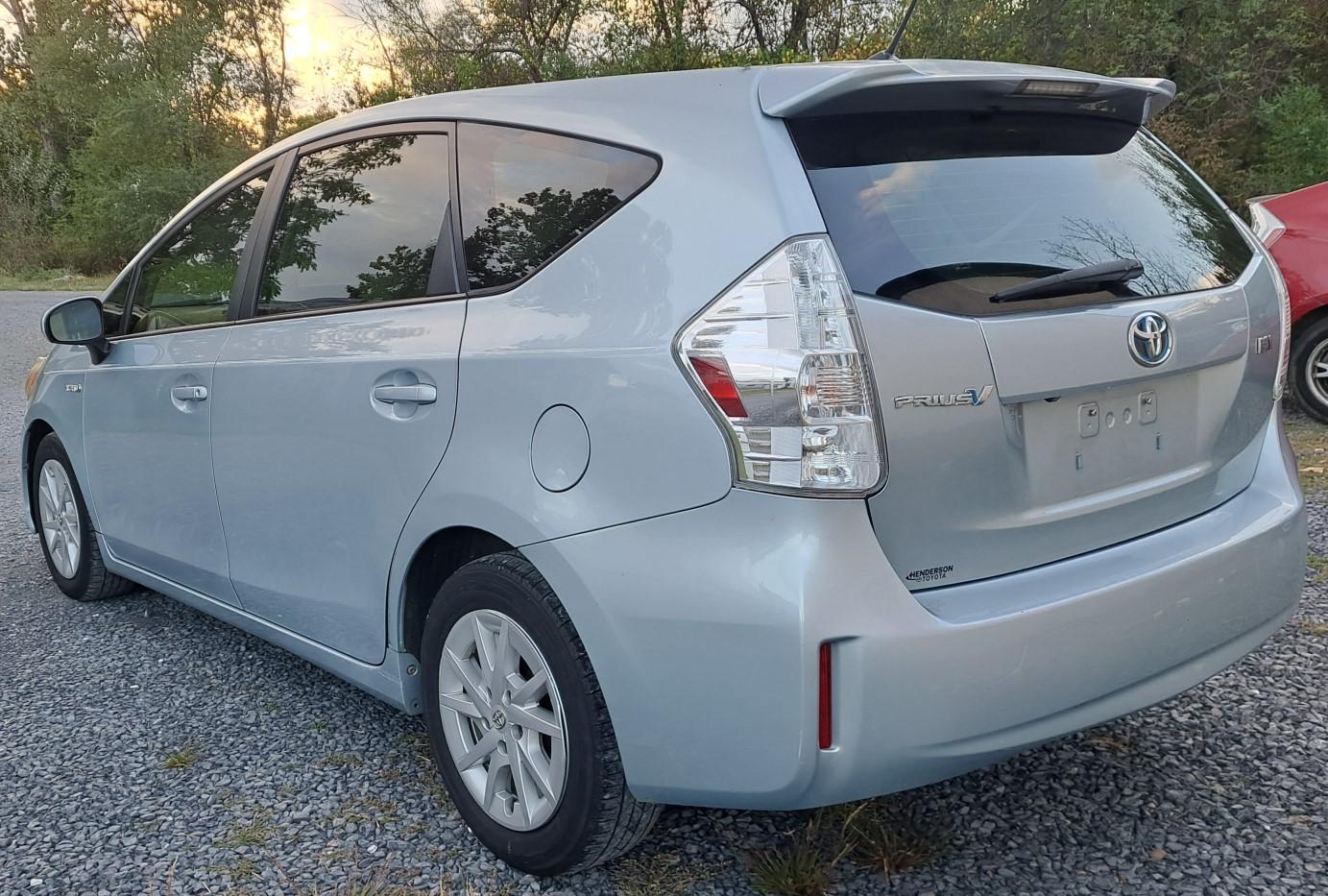 2013 Toyota Prius V Two - 208345