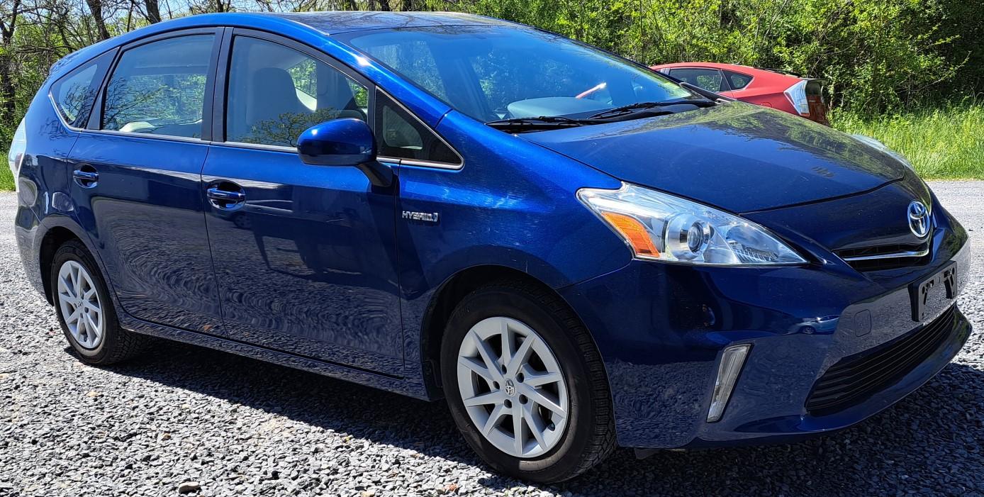 2013 Toyota Prius V Two - 276481
