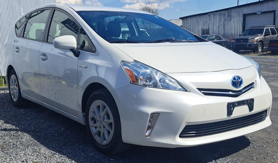 2012 Toyota Prius V Three - 081584