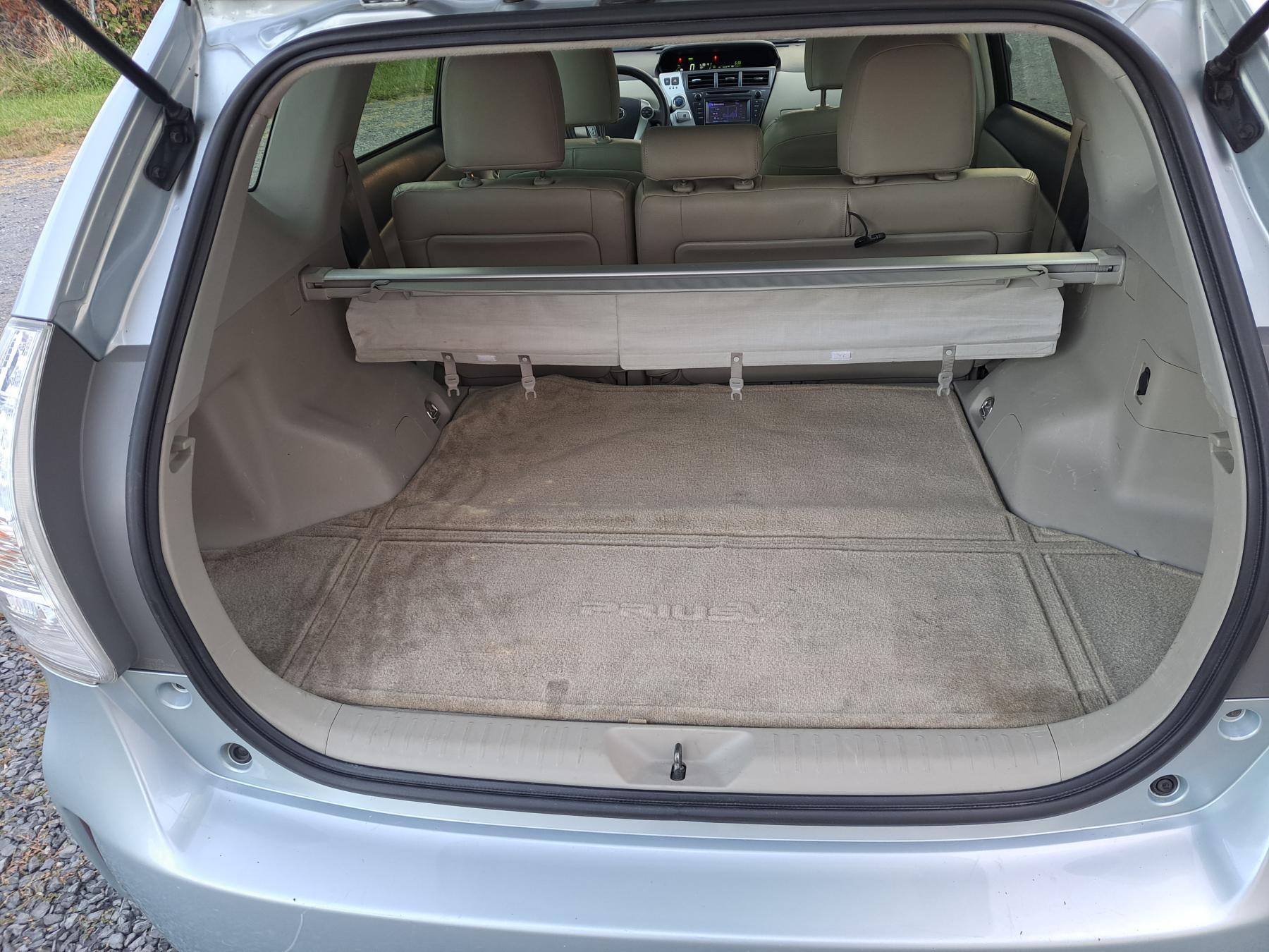 2013 Toyota Prius V Two - 208345